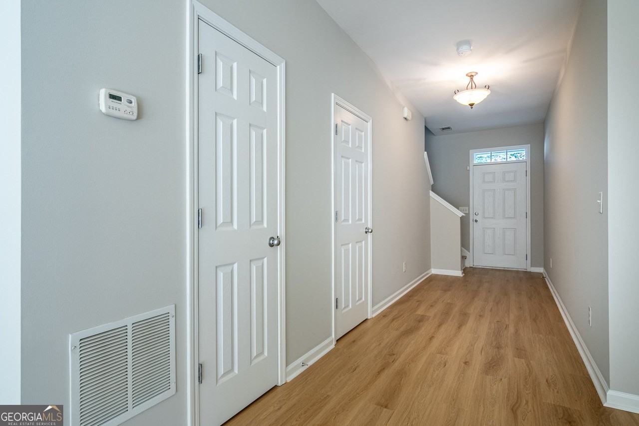 2245 Leicester Way - Photo 4 of 29