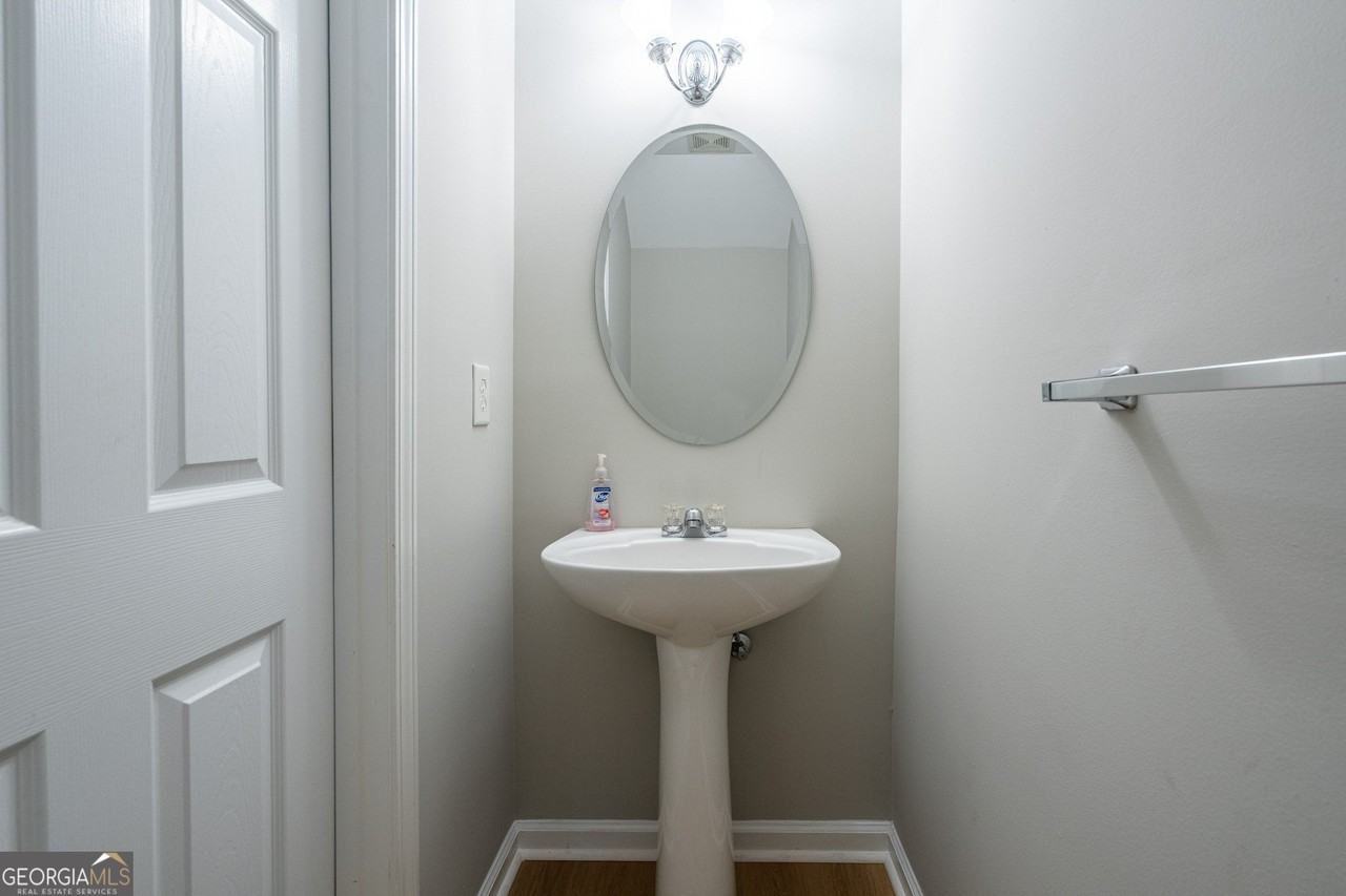 2245 Leicester Way - Photo 5 of 29