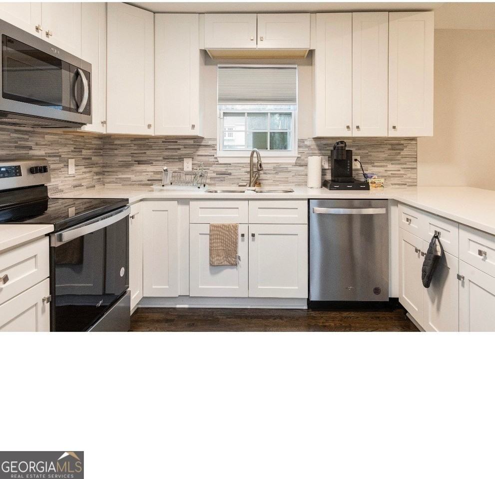 2032 North Ave Nw - Photo 4 of 10