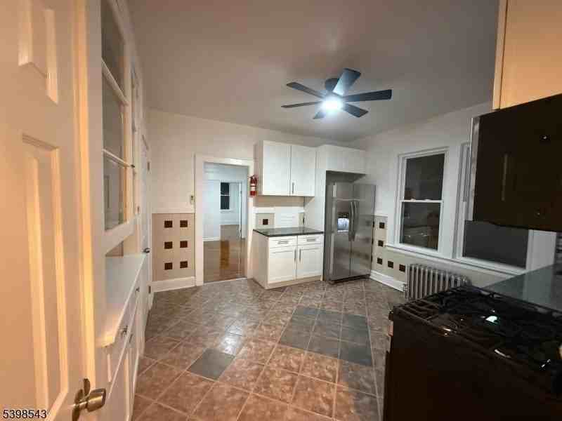 108 Grand Ave #2L - Photo 4 of 30