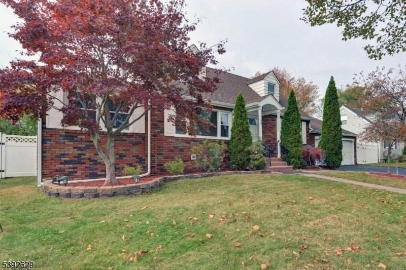 29 Winifred Dr - Photo 2 of 42