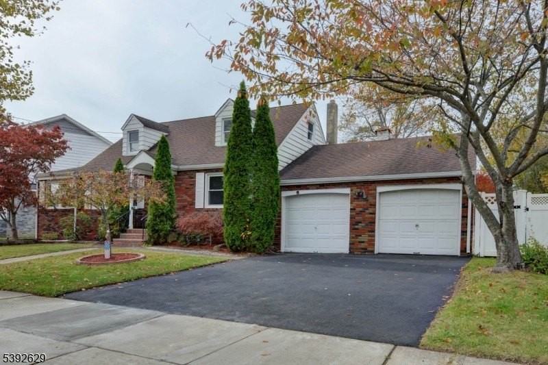 29 Winifred Dr - Photo 3 of 42