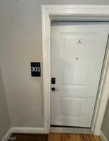 featured image of 474 10th Ave #303