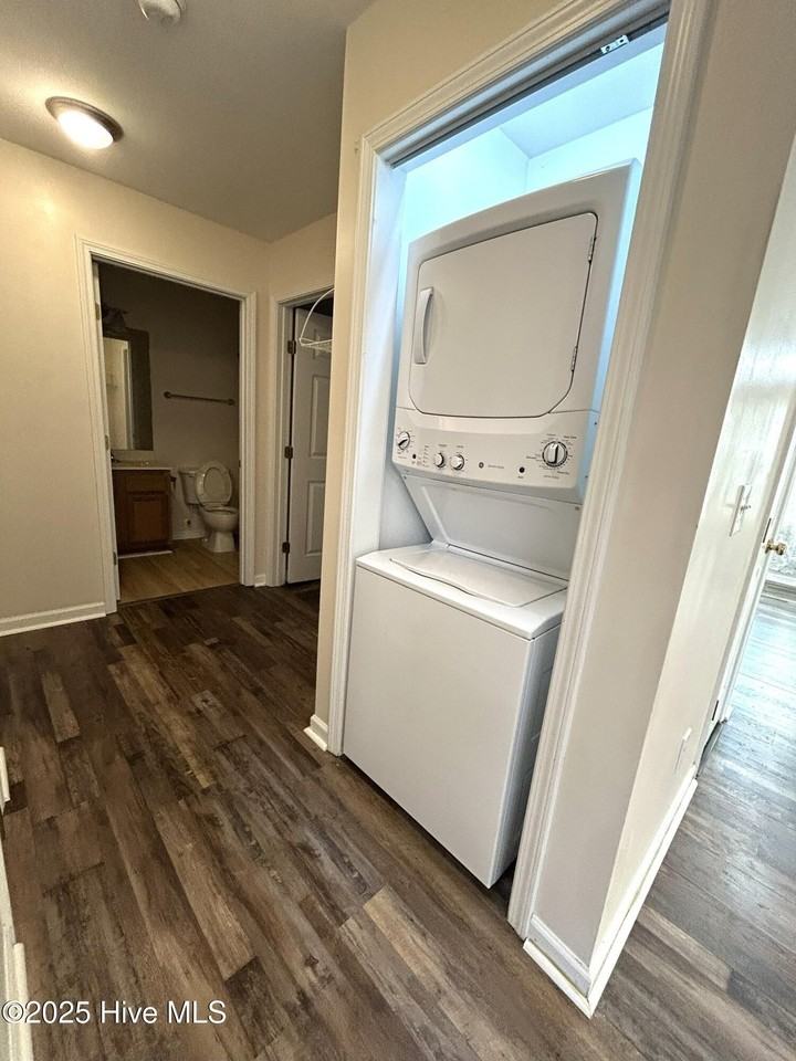 4513 Country Club Rd Unit C104 #C104 - Photo 5 of 10