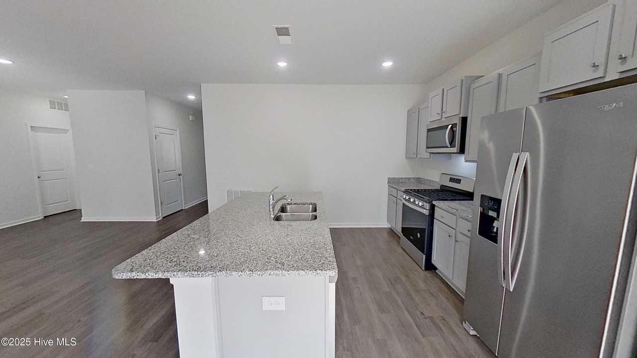 9051 St George Rd - Photo 7 of 23