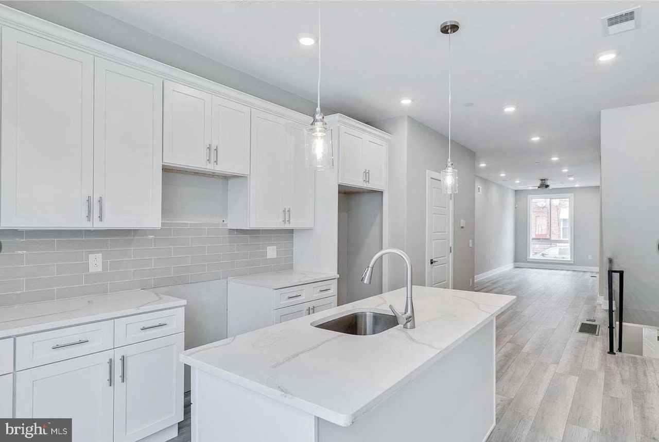 902 W Susquehanna Ave - Photo 2 of 17