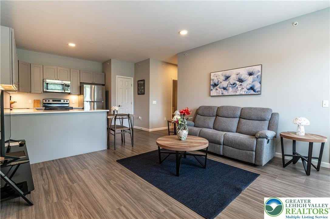 948 N Front St Unit C-5 #C5 - Photo 3 of 17