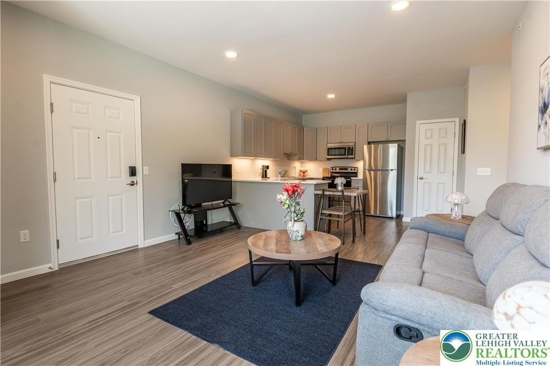 948 N Front St Unit C-5 #C5 - Photo 5 of 17