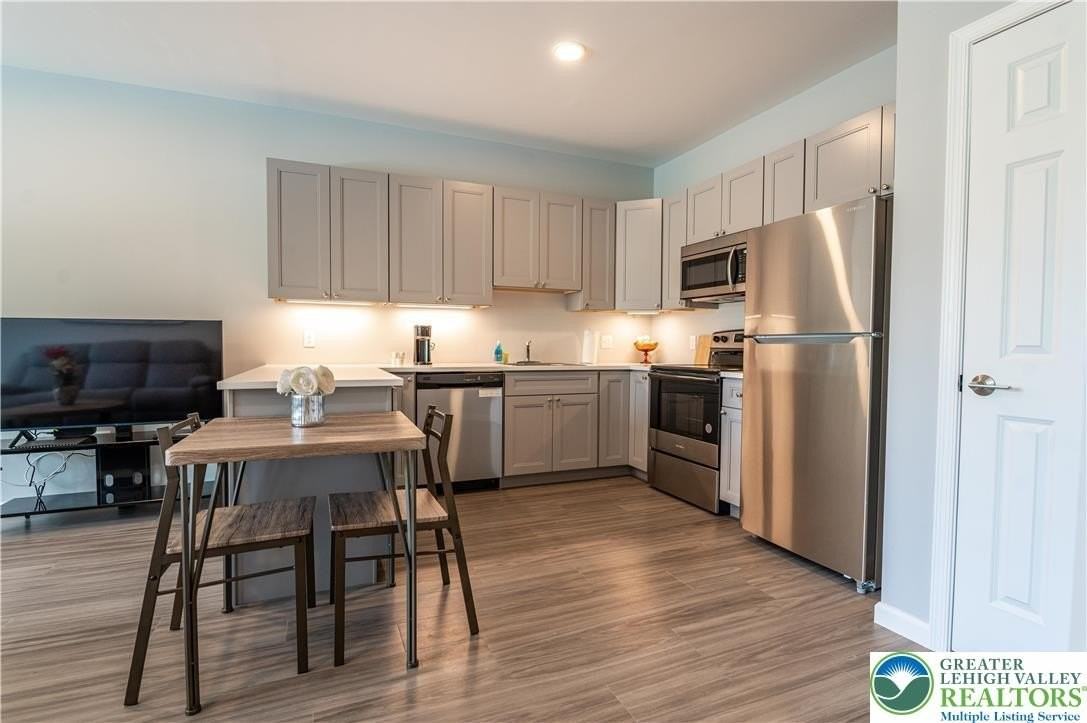 948 N Front St Unit C-5 #C5 - Photo 6 of 17