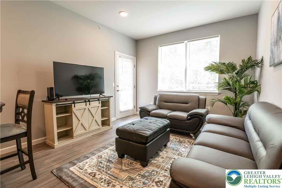 948 N Front St Unit C-2 #C2 - Photo 5 of 18