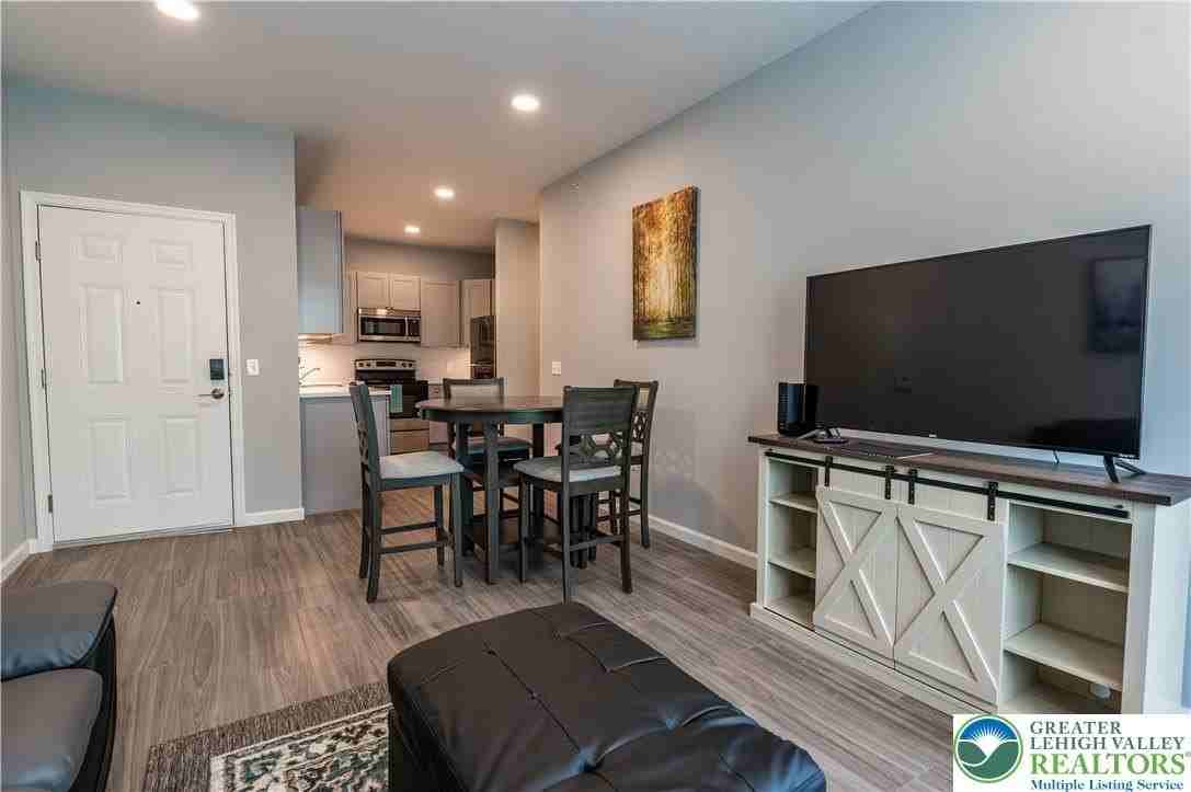 948 N Front St Unit C-2 #C2 - Photo 6 of 18