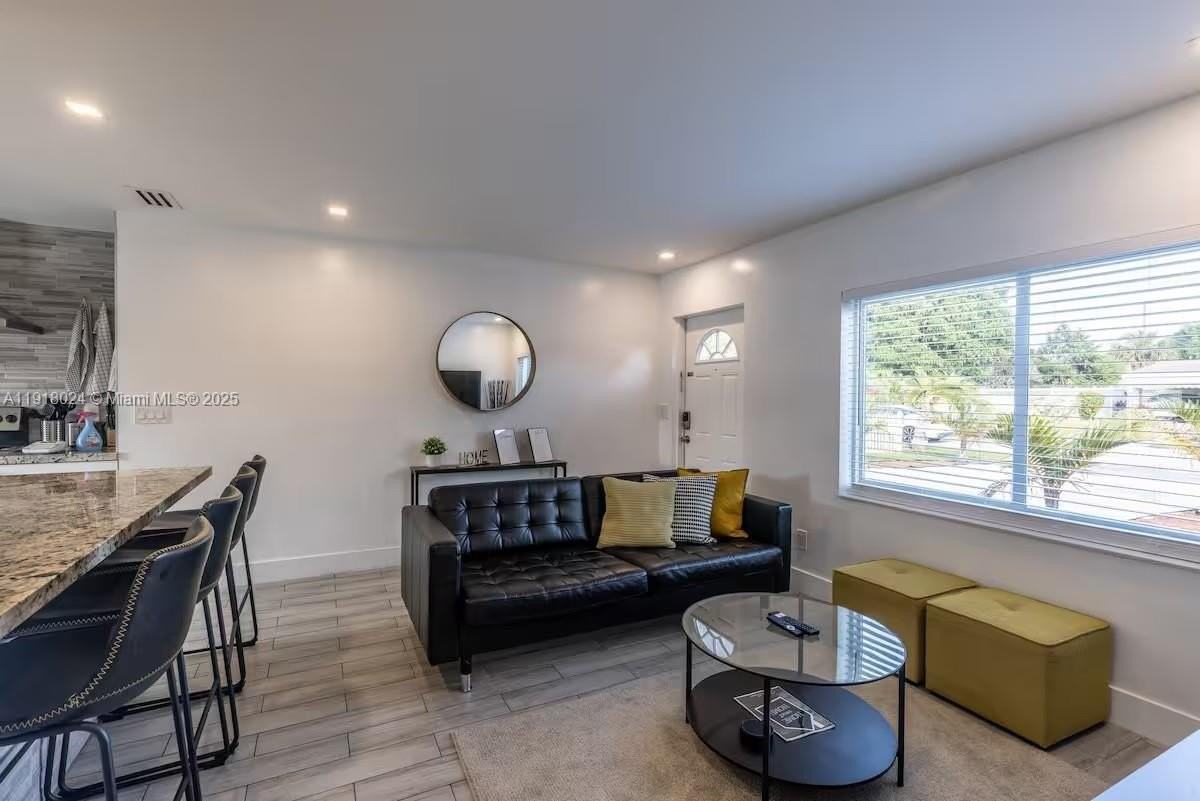 5841 Ne 3rd Ave - Photo 3 of 16