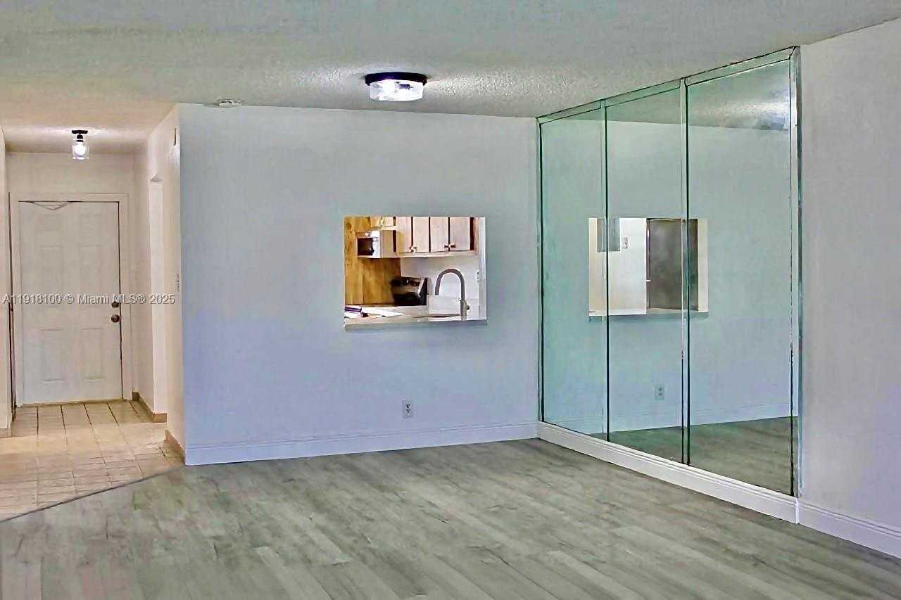 1751 Nw 75th Ave #211 - Photo 5 of 14