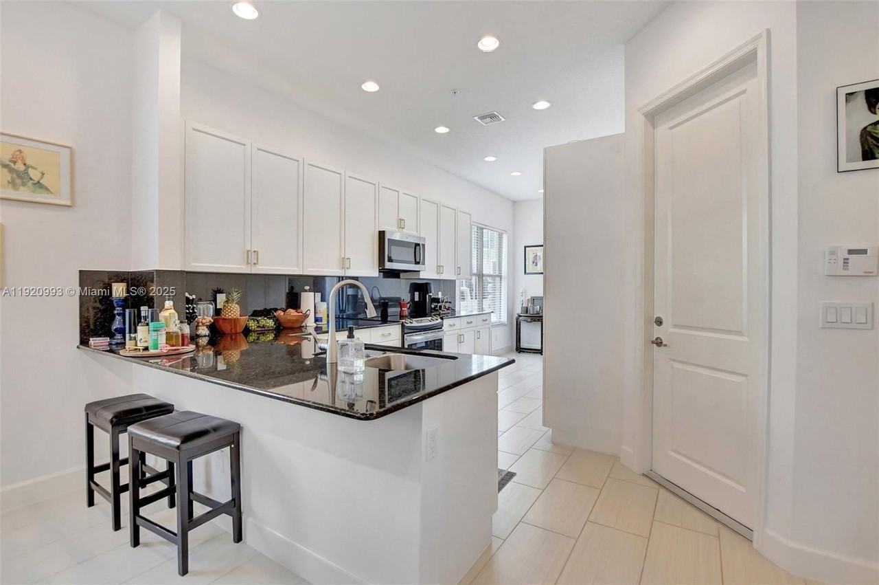 6657 Quiet Wave Trl #100 - Photo 6 of 40