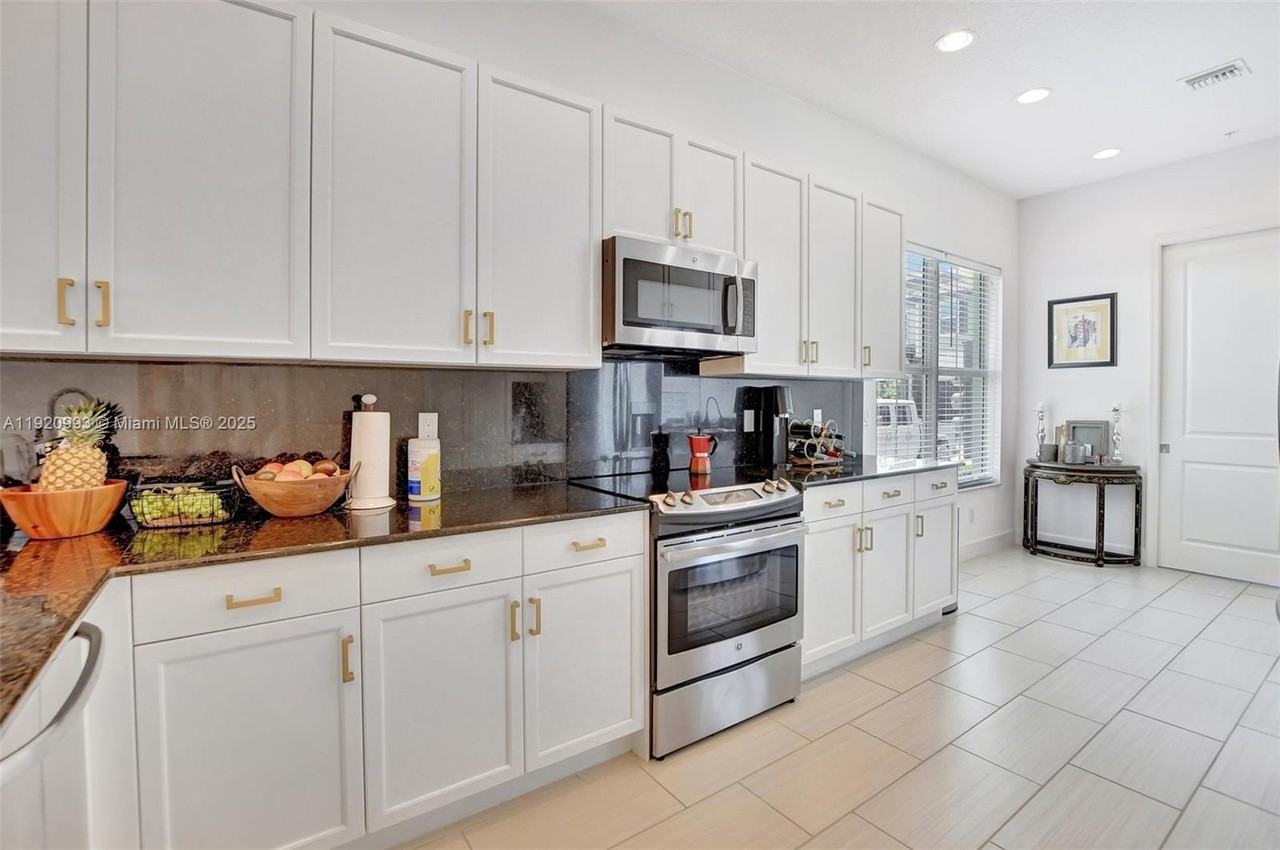 6657 Quiet Wave Trl #100 - Photo 7 of 40