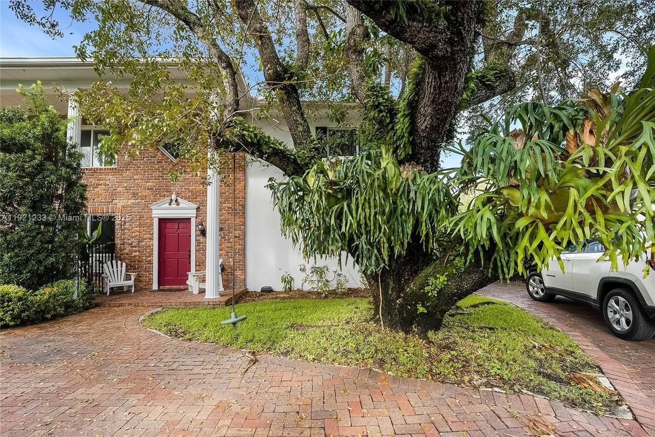 10670 Sw 77th Ave #10670 - Photo 2 of 28