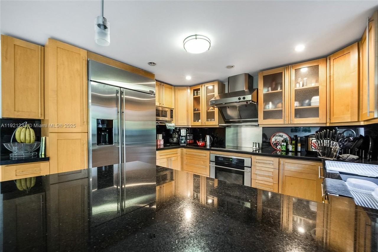 10670 Sw 77th Ave #10670 - Photo 3 of 28