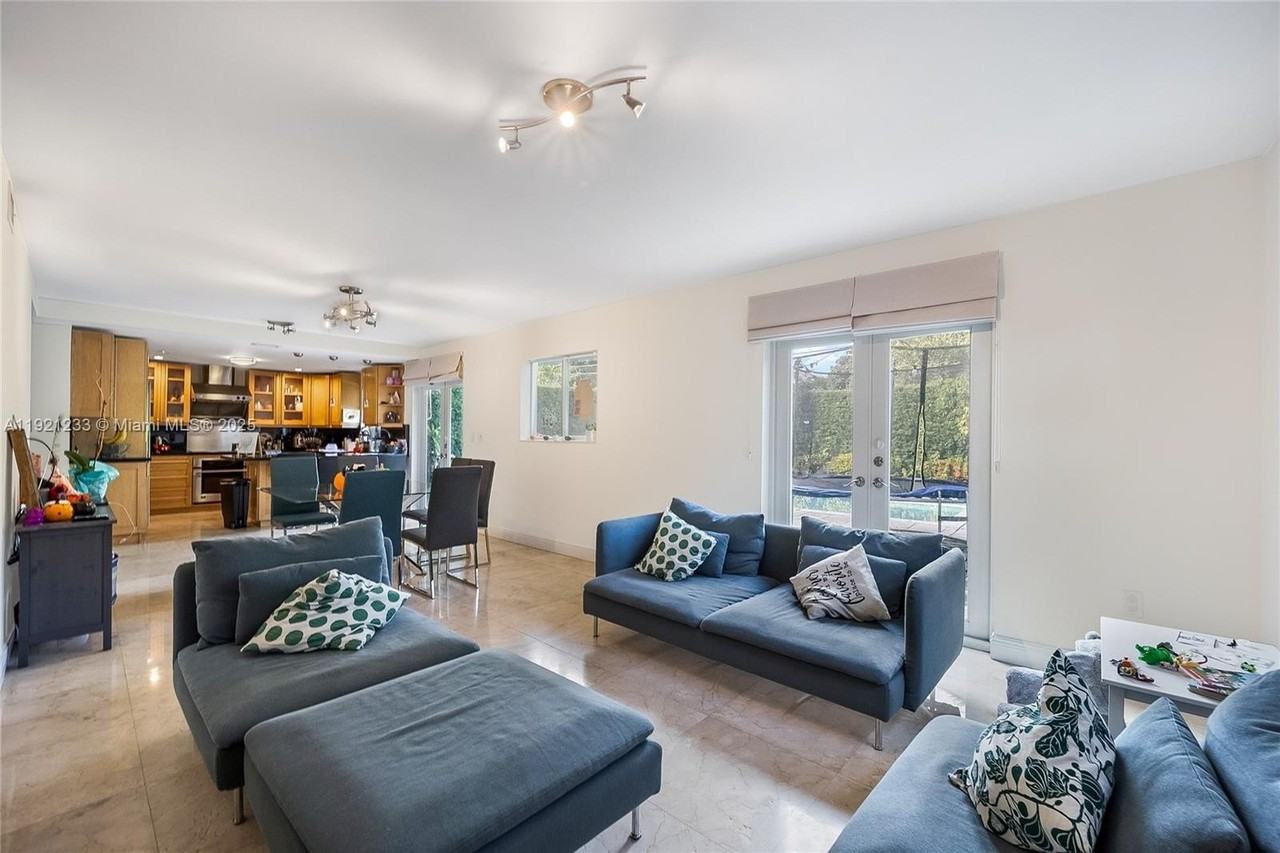 10670 Sw 77th Ave #10670 - Photo 7 of 28