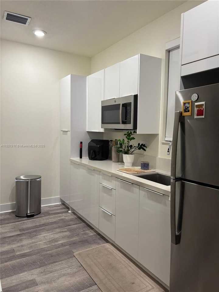 6502 Nw 105th Pl #0 - Photo 5 of 9