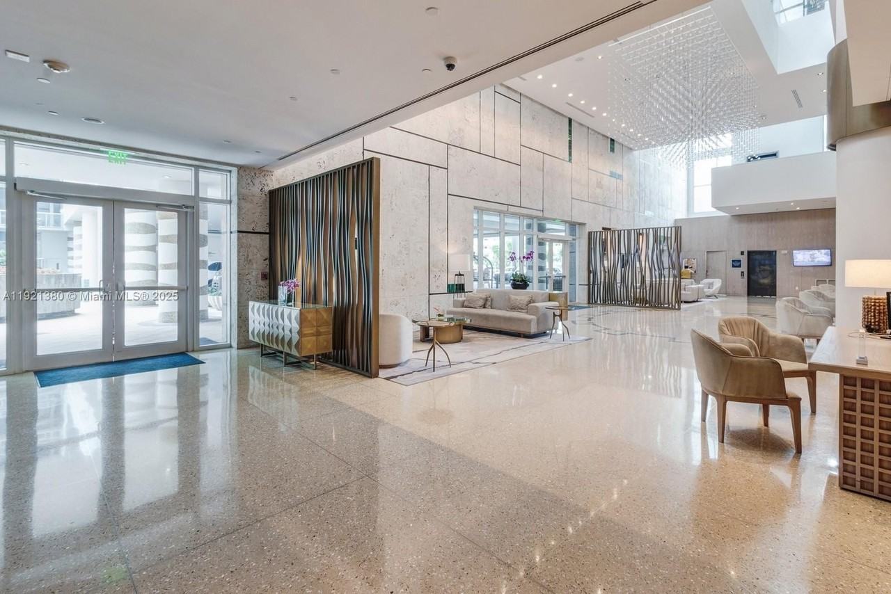 6801 Collins Ave #320 - Photo 2 of 20