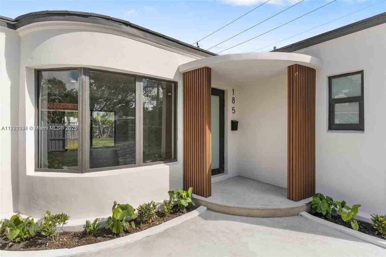 185 Ne 106th St #0 - Photo 2 of 29