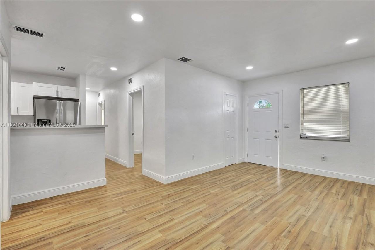 3032 Glenwood Rd - Photo 5 of 28