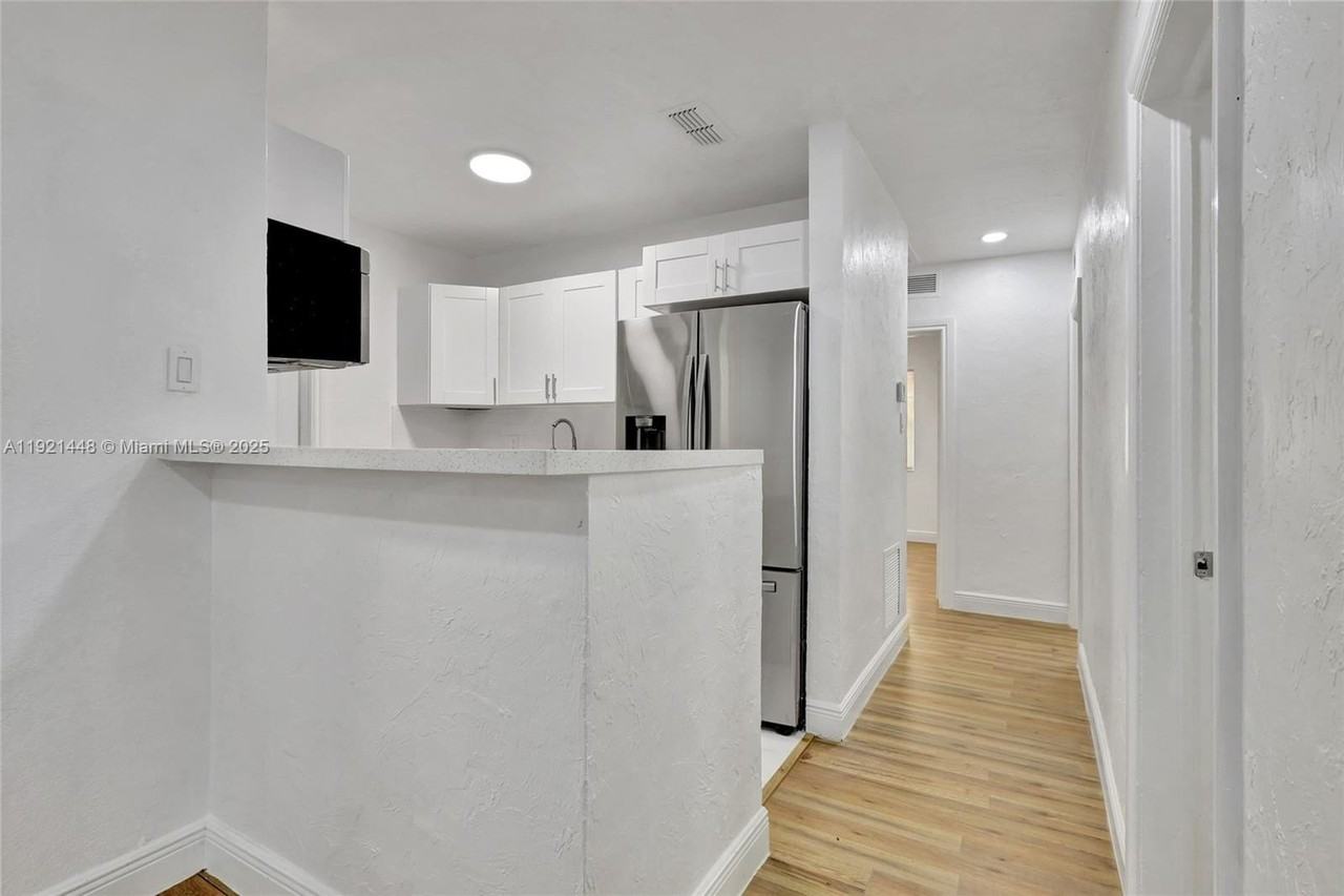 3032 Glenwood Rd - Photo 6 of 28