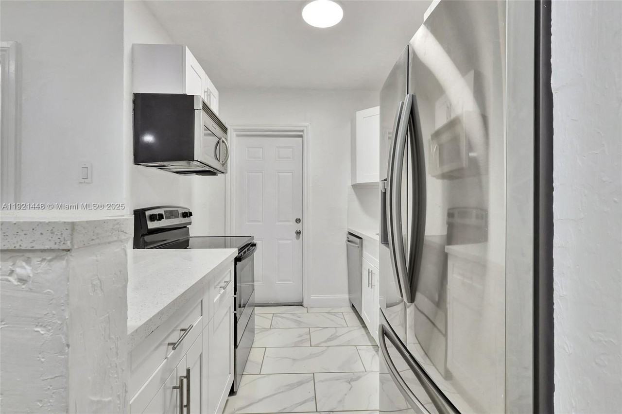 3032 Glenwood Rd - Photo 7 of 28