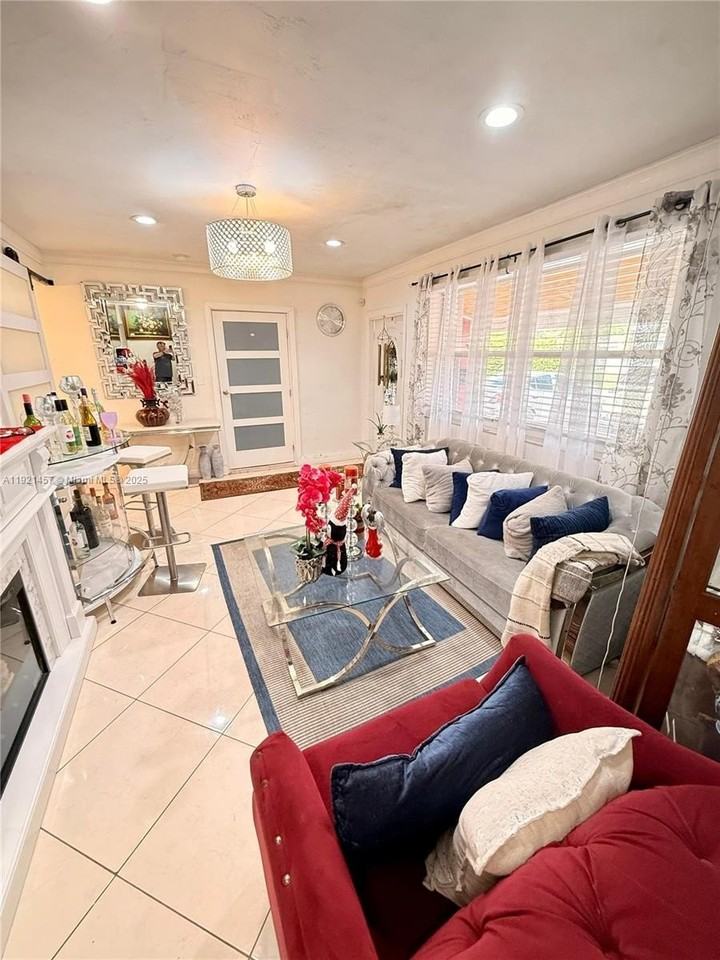 7666 Lasalle Blvd - Photo 5 of 18