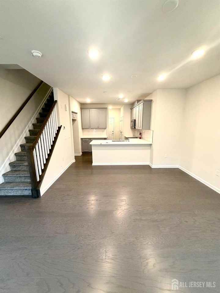 808 Sadie Cir - Photo 2 of 13