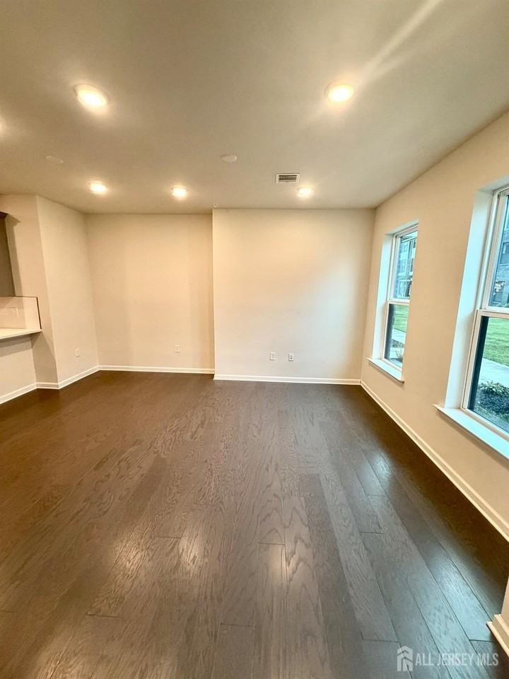 808 Sadie Cir - Photo 4 of 13