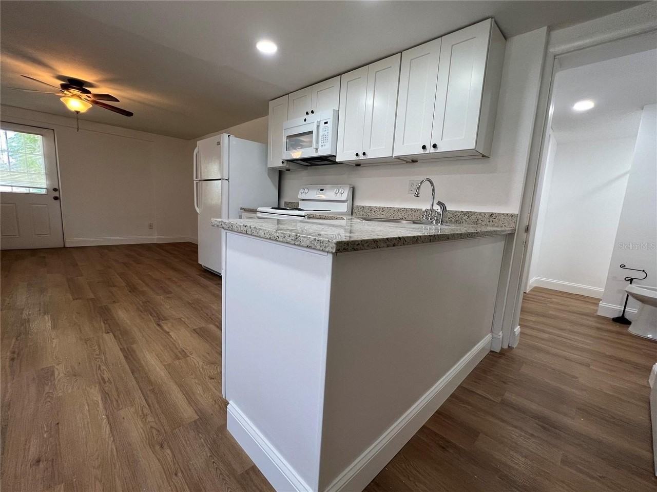 2120 10th Street - Photo 4 of 8