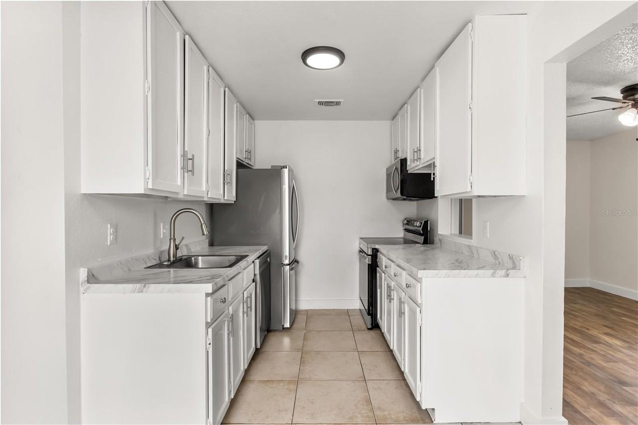 4038 Versailles Dr #4038C - Photo 7 of 21