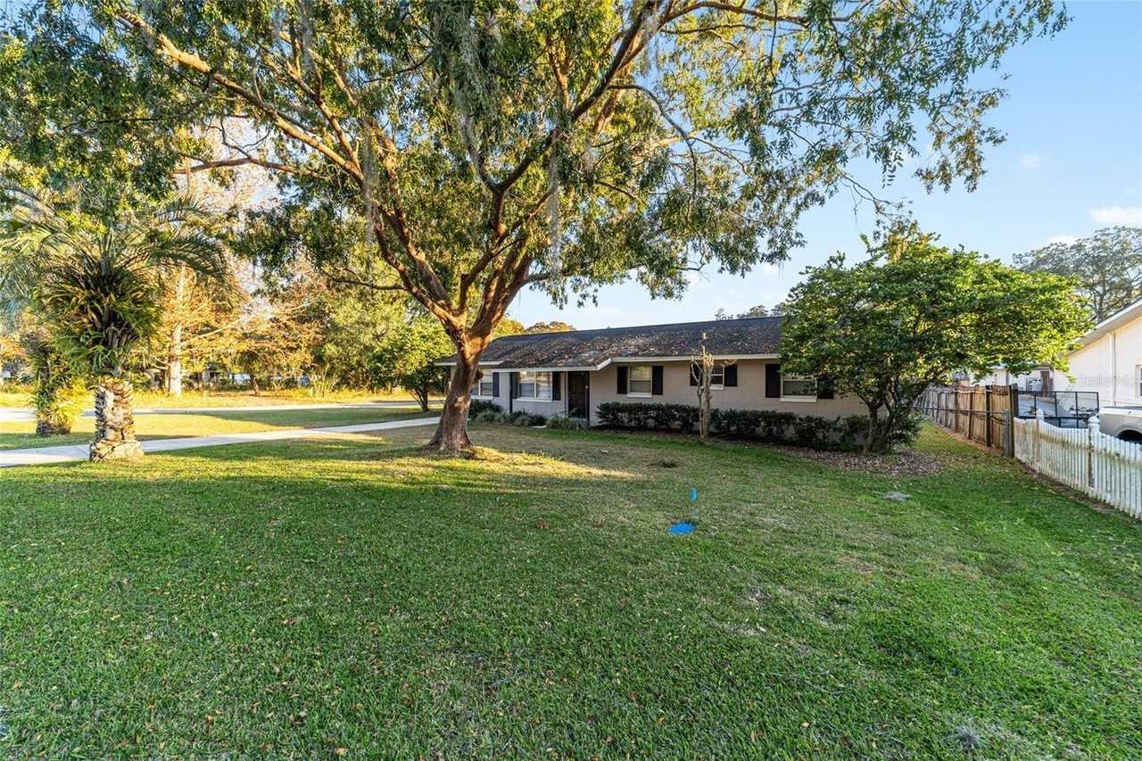 3342 Se 12th St - Photo 2 of 50