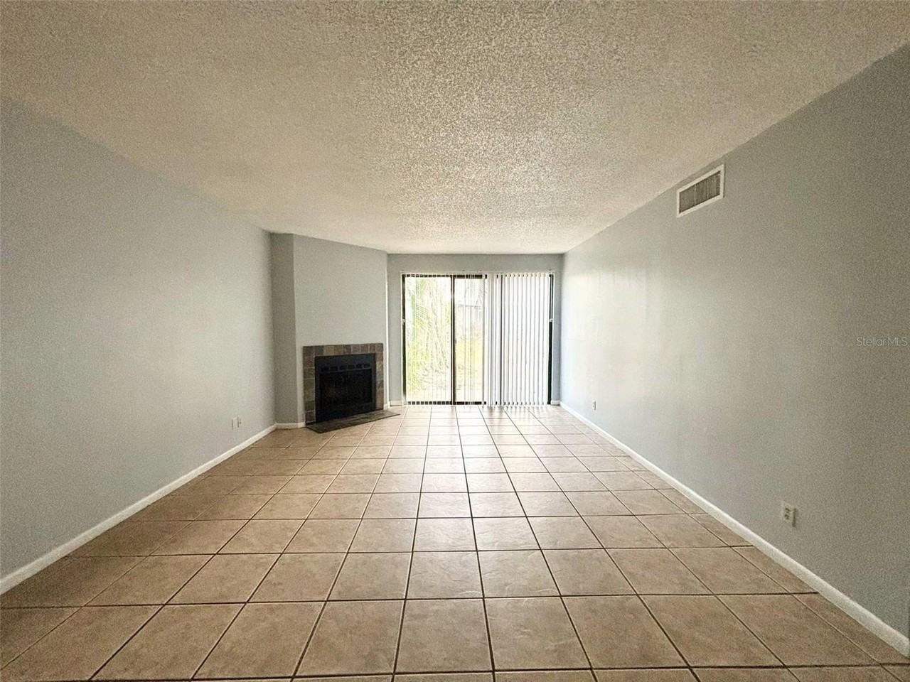 2040 San Marcos Dr Se #103 - Photo 3 of 18