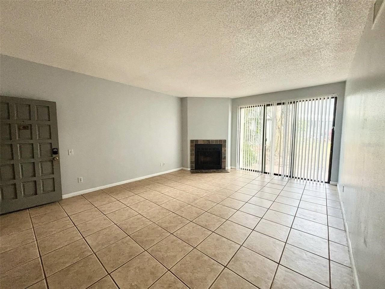 2040 San Marcos Dr Se #103 - Photo 4 of 18