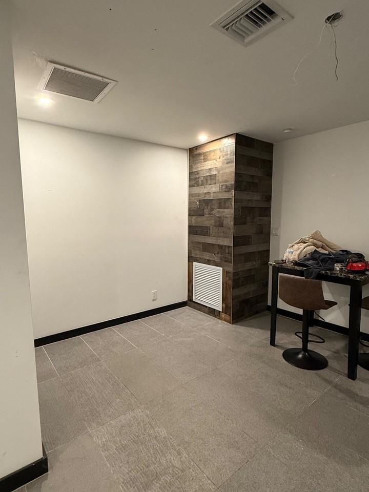 Sw 31st Pl - Photo 5 of 9