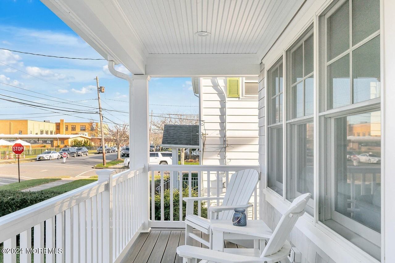 303 Pennsylvania Ave - Photo 5 of 43