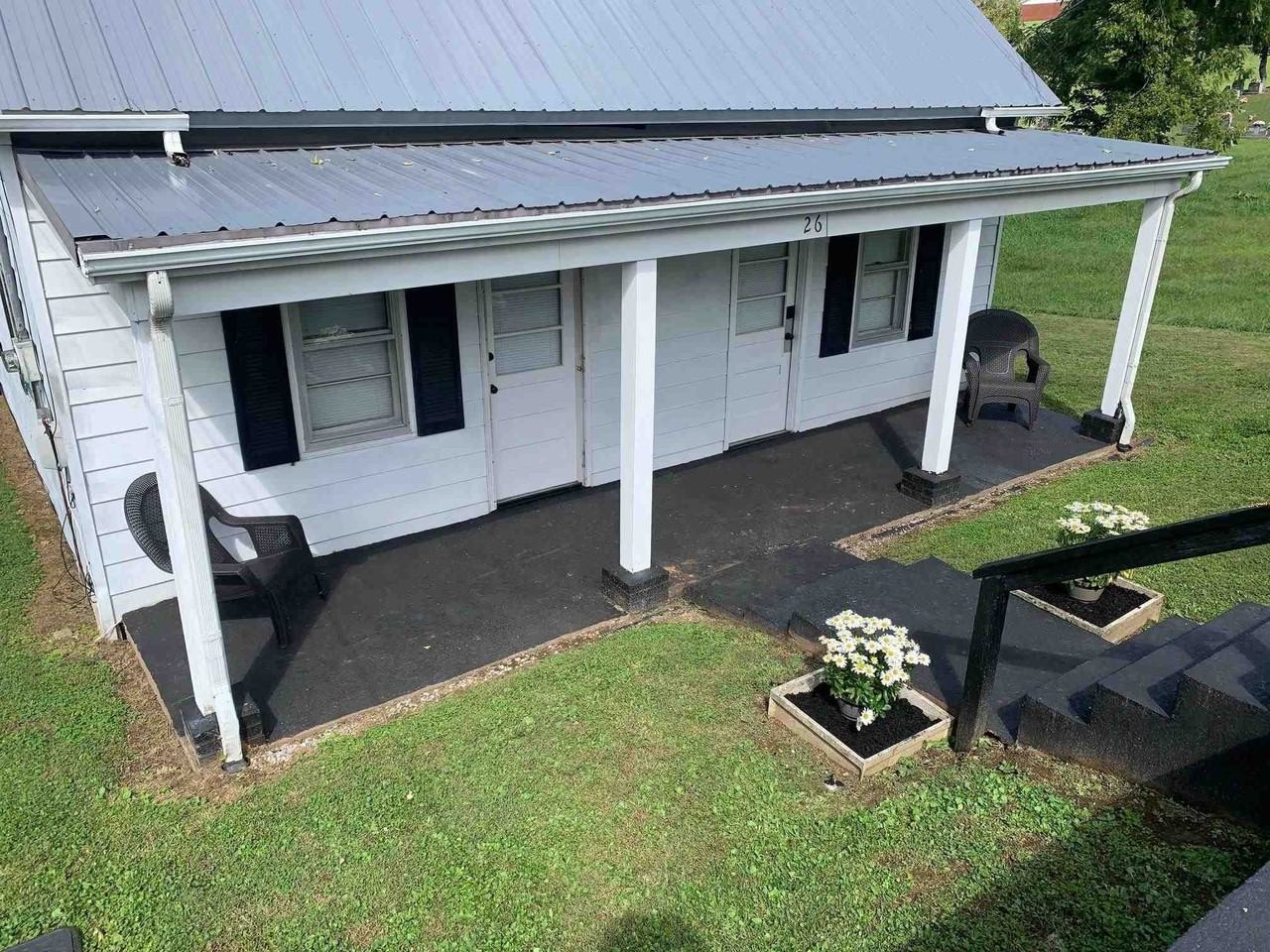 26 Kinsey Ave Unit 2 #2 - Photo 3 of 34