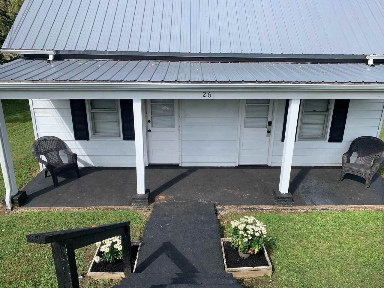 26 Kinsey Ave Unit 2 #2 - Photo 4 of 34