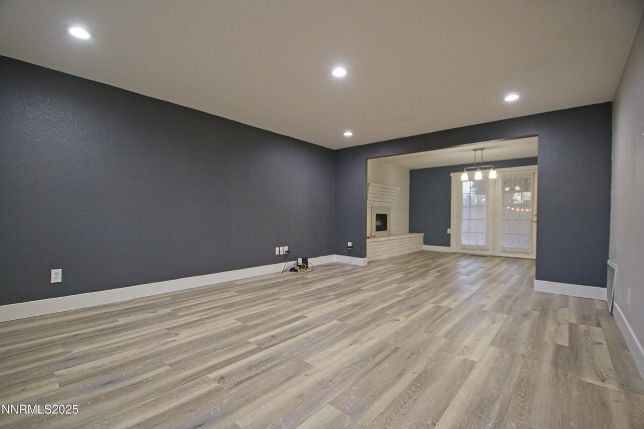 489 Penny Way - Photo 5 of 41