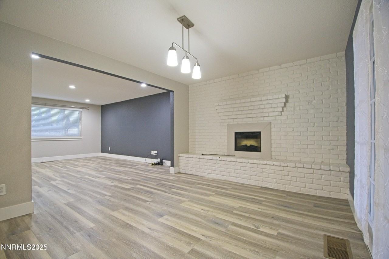 489 Penny Way - Photo 7 of 41