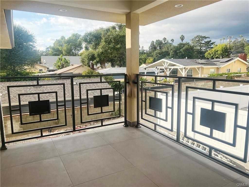 1514 E Woodbury Rd #1-2 - Photo 6 of 8