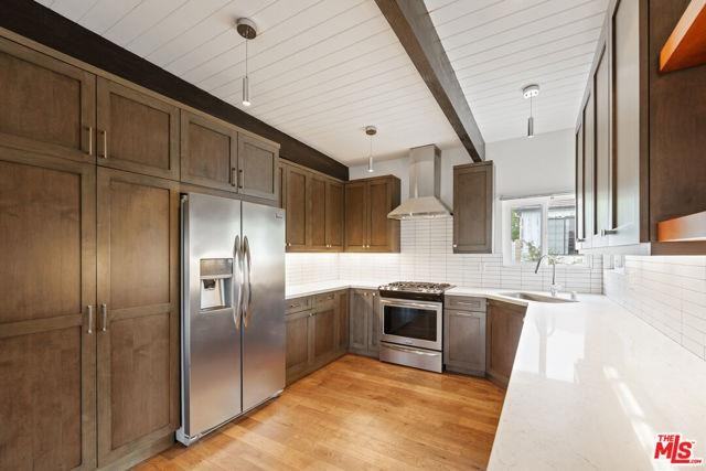 1042 Olancha Dr - Photo 2 of 8