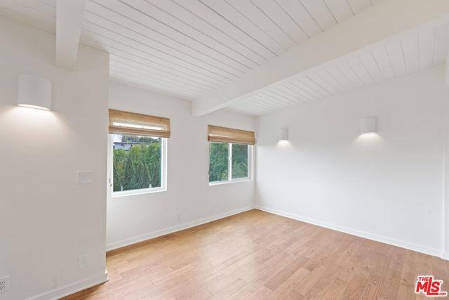 1042 Olancha Dr - Photo 4 of 8