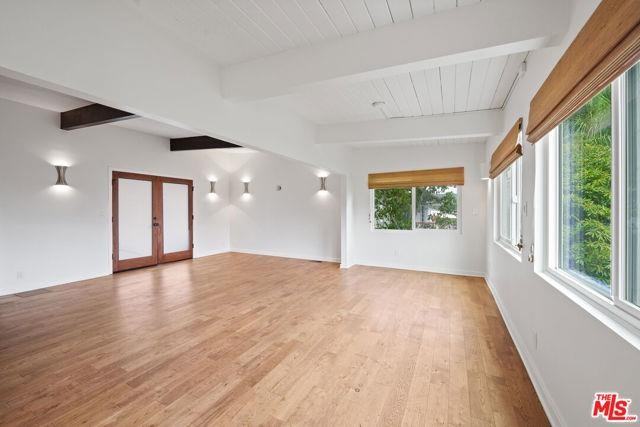 1042 Olancha Dr - Photo 5 of 8