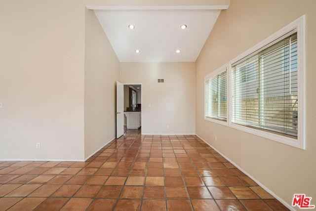 17141 Nevette Ct - Photo 3 of 8