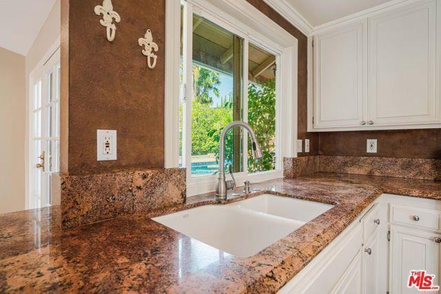 17141 Nevette Ct - Photo 4 of 8