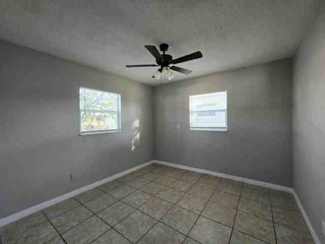 10632 106th Ave Apt 23 #23 - Photo 4 of 6