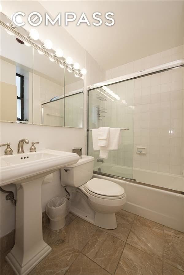 150 W 51st St #908 - Photo 6 of 6